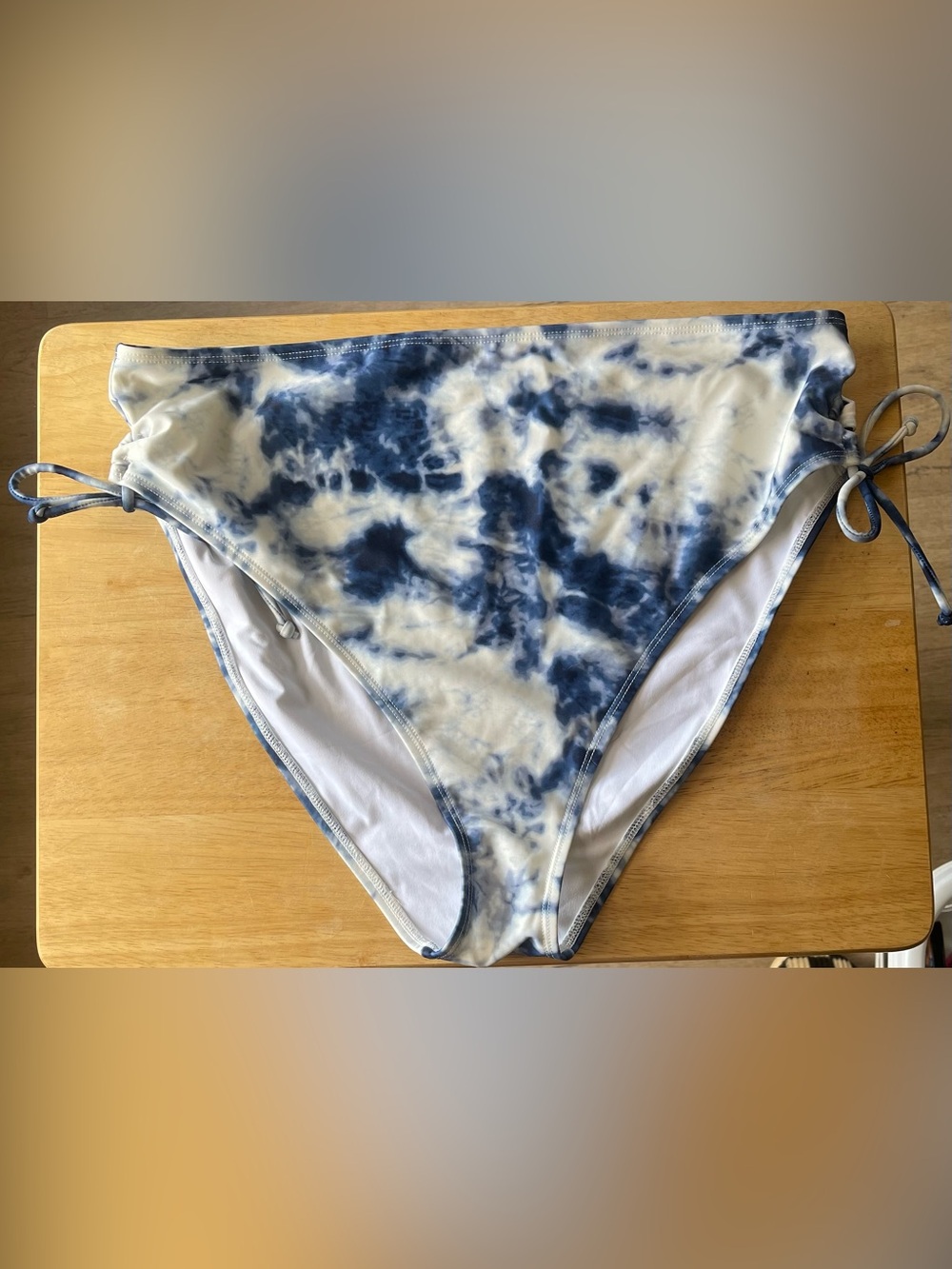 Aeropostale Blue and White Tie-Dye Bikini Bottoms